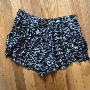 Loose shorts black tribal print